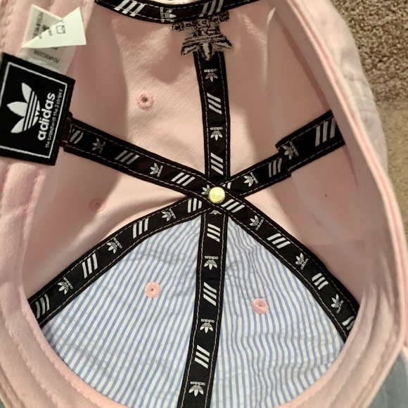 Adidas Men or women’s fitness hat. Like new! - Picture 4 of 5